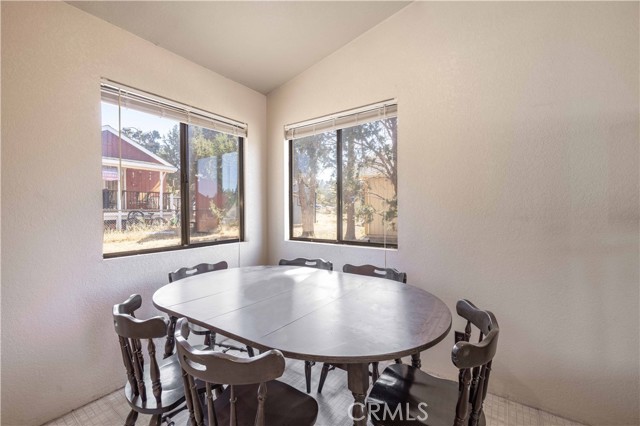 Detail Gallery Image 6 of 17 For 2184 4th Ln, Big Bear City,  CA 92314 - 2 Beds | 1 Baths