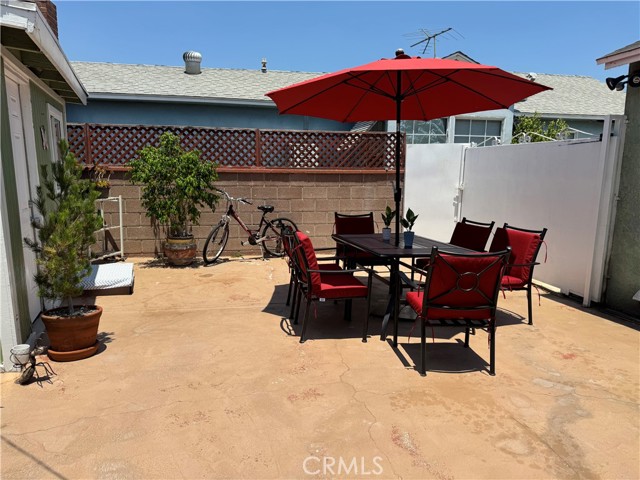 10537 Richlee Avenue, South Gate CA: https://media.crmls.org/medias/5b1c65eb-3abb-4413-a5f4-59dffea39ccc.jpg