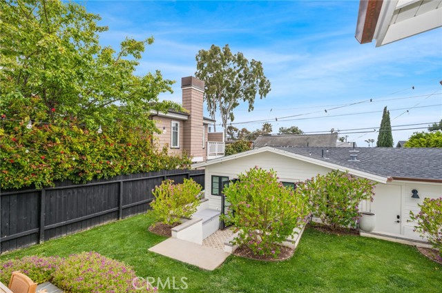 Detail Gallery Image 12 of 18 For 323 Magnolia Dr, Laguna Beach,  CA 92651 - 4 Beds | 3 Baths