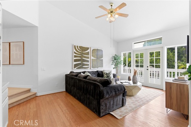 Image 29 of 53 For 24345 La Homa