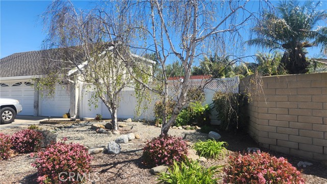 20392 Densmore Lane, Huntington Beach CA: https://media.crmls.org/medias/5b1f5855-bd83-4aa3-95c4-eda9dfc44807.jpg