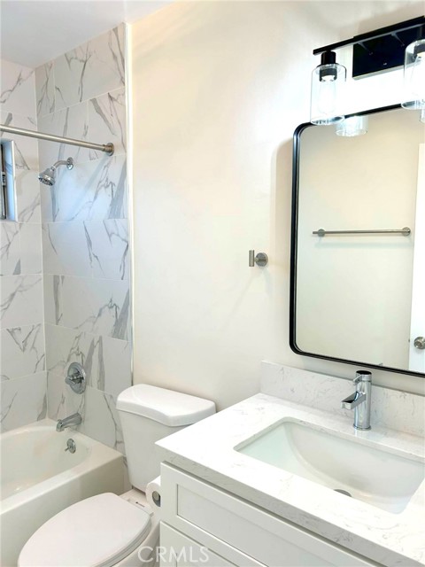 Detail Gallery Image 12 of 14 For 2728 Crestmoore #3,  Los Angeles,  CA 90065 - 2 Beds | 1 Baths