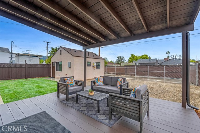 433 N Buena Vista Street, Burbank CA: https://media.crmls.org/medias/5b2051be-8cf4-4ef6-a0e6-3476bdaf59af.jpg