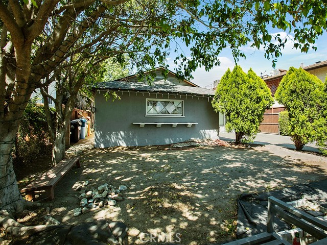 17189 Chatsworth Street photo 6