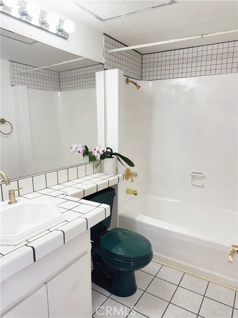 Detail Gallery Image 12 of 19 For 1525 Welldow Ln, Fullerton,  CA 92831 - 3 Beds | 2/1 Baths