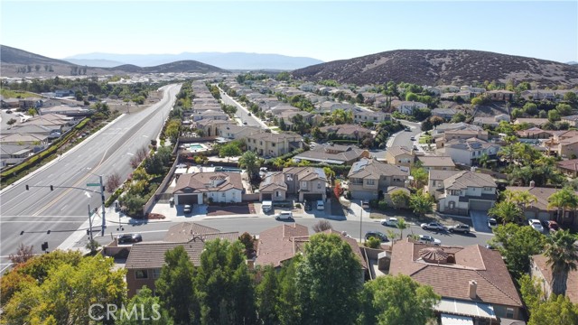 Detail Gallery Image 6 of 72 For 32736 Cottonwood Road, Winchester,  CA 92596 - 5 Beds | 5/1 Baths