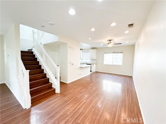 Detail Gallery Image 8 of 24 For 1286 Riverrock Rd, Harbor City,  CA 90710 - 4 Beds | 3/1 Baths