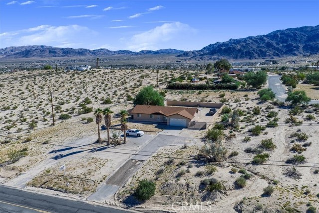 73255 Two Mile Road, 29 Palms CA: https://media.crmls.org/medias/5b2140fb-025f-49bc-b391-5886759789eb.jpg