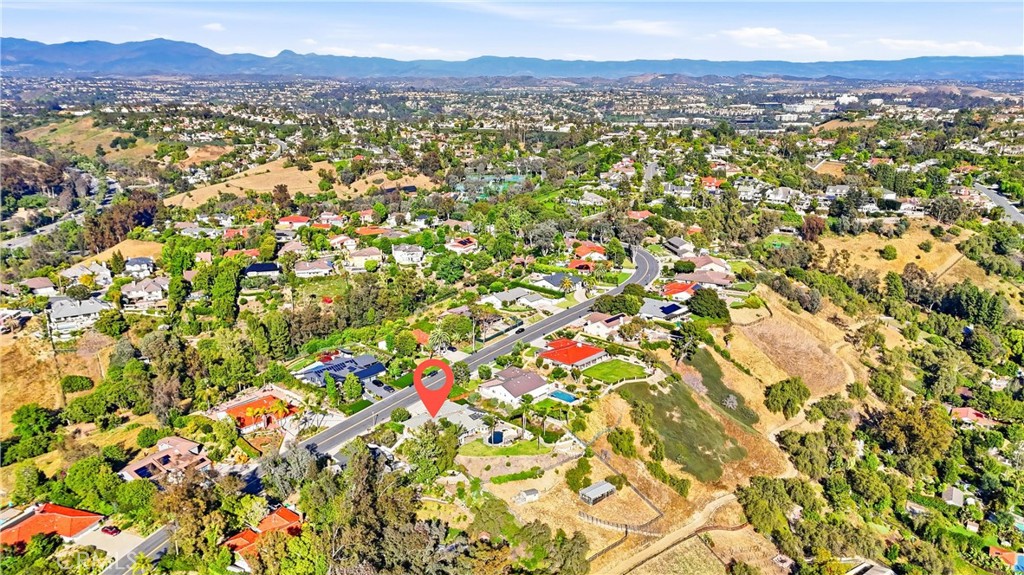 https://media.crmls.org/medias/5b217238-623e-4203-97dc-08550231159a.jpg?preset=X-Large