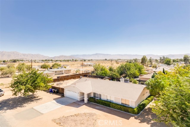 Detail Gallery Image 2 of 48 For 21789 Thunderbird Rd, Apple Valley,  CA 92307 - 3 Beds | 2 Baths