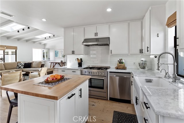 Detail Gallery Image 10 of 52 For 278 Virginia Pl, Costa Mesa,  CA 92627 - 4 Beds | 3 Baths