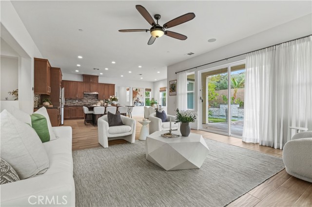 Detail Gallery Image 16 of 69 For 164 Newall, Irvine,  CA 92618 - 4 Beds | 4/1 Baths