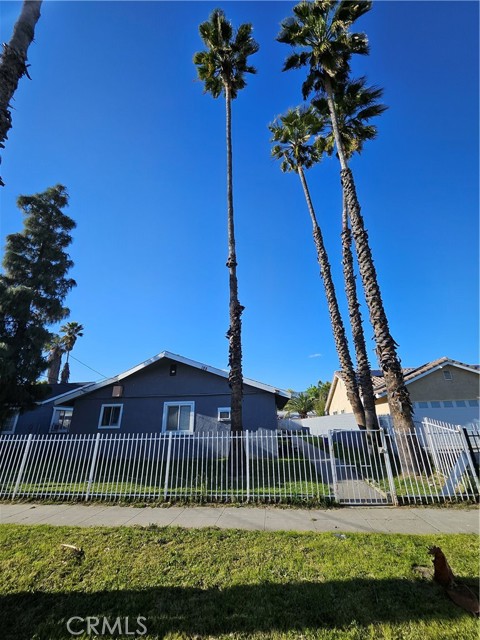 Detail Gallery Image 1 of 17 For 188 E 11th St, San Bernardino,  CA 92410 - 1 Beds | 1 Baths