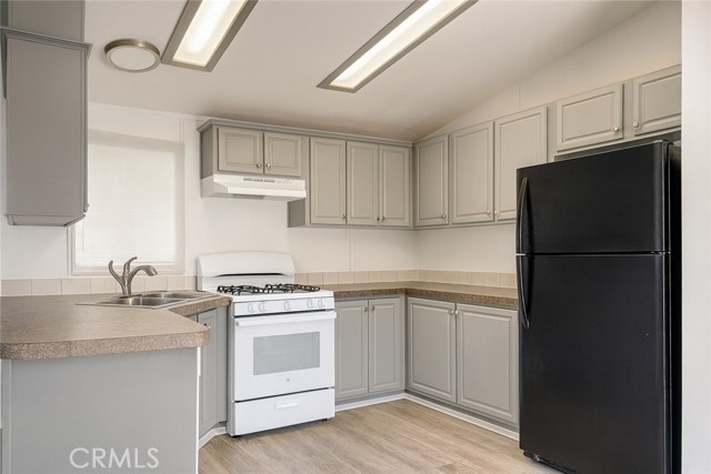 Detail Gallery Image 5 of 14 For 721 E 9th #28,  San Bernardino,  CA 92410 - 3 Beds | 2 Baths