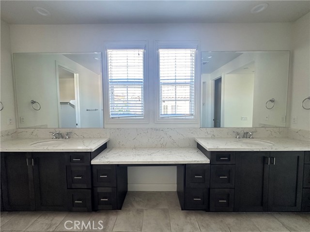 5 Zion Drive, Lake Forest CA: https://media.crmls.org/medias/5b22ae74-c73c-4bb6-8f50-5c1104197ab9.jpg