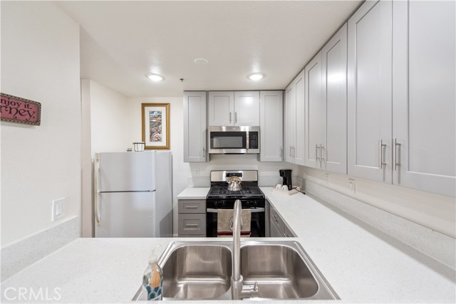 Detail Gallery Image 2 of 21 For 450 E 4th #416,  Santa Ana,  CA 92701 - 2 Beds | 2 Baths