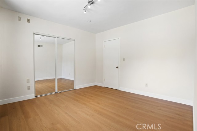 Detail Gallery Image 32 of 37 For 4551 Larkwood Ave, Woodland Hills,  CA 91364 - 5 Beds | 3 Baths