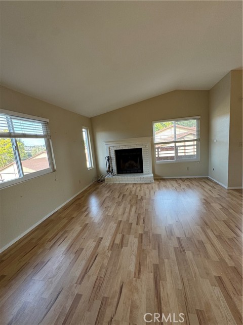 Detail Gallery Image 2 of 26 For 289 Hillcrest, Arroyo Grande,  CA 93420 - 2 Beds | 2 Baths