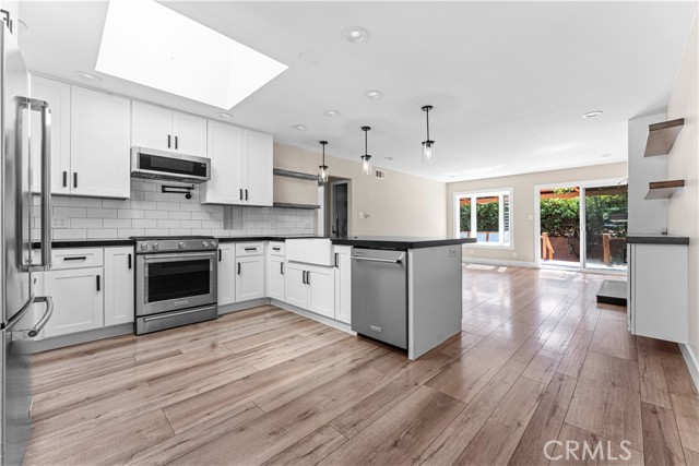 Detail Gallery Image 14 of 28 For 34555 Camino El Molino, Dana Point,  CA 92624 - 3 Beds | 2 Baths