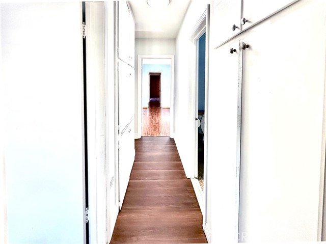 Detail Gallery Image 10 of 27 For 12040 Stagg St, North Hollywood,  CA 91605 - 4 Beds | 2/1 Baths