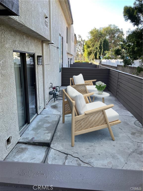 Detail Gallery Image 4 of 20 For 10001 Topanga Canyon Blvd #17,  Chatsworth,  CA 91311 - 3 Beds | 2/1 Baths