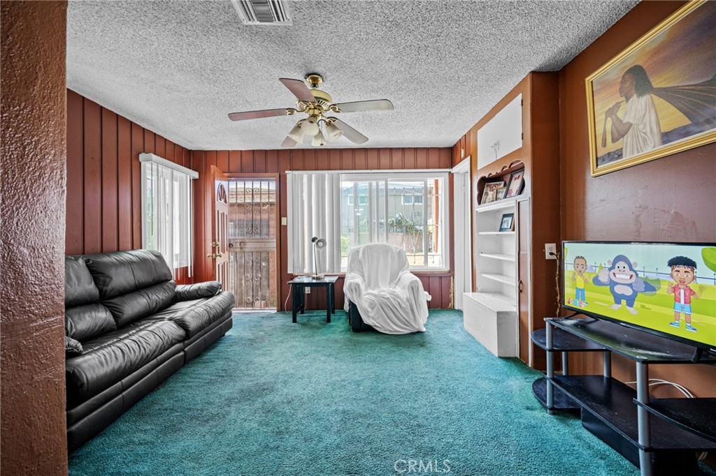 https://media.crmls.org/medias/5b262425-5c13-49f4-89a6-e6e8297f5da0.jpg?preset=X-Large