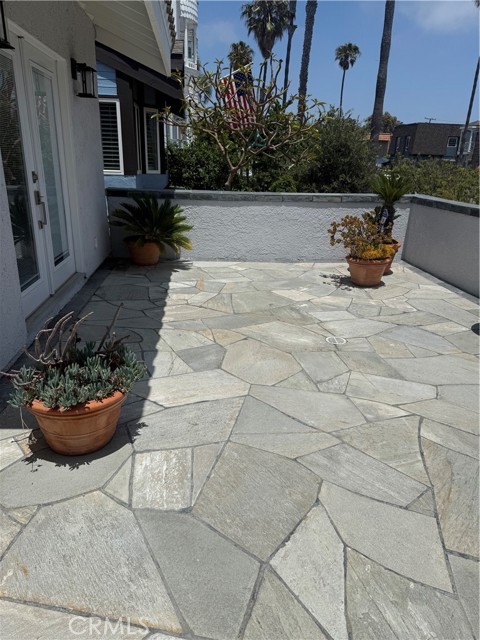 305 21st Street, Huntington Beach CA: https://media.crmls.org/medias/5b2722e9-6ac5-408c-90cf-be0623082698.jpg