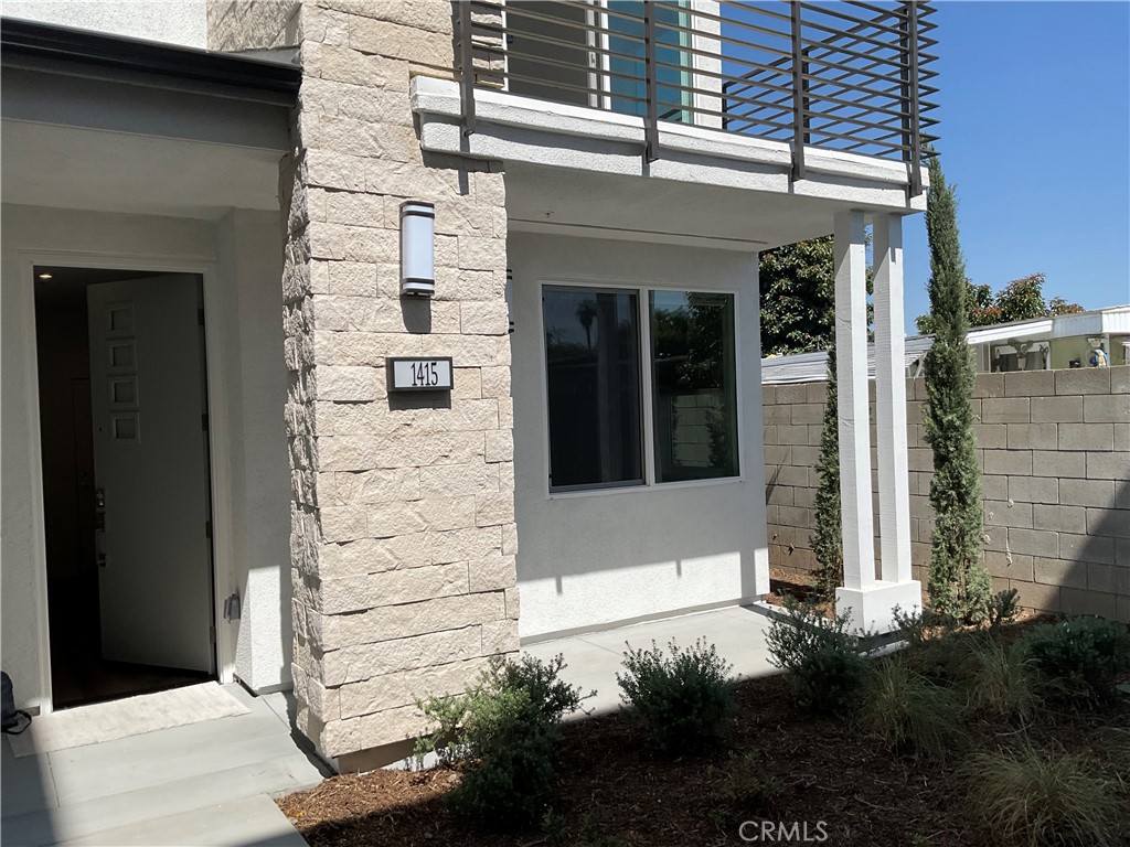 1415 W Bushell W