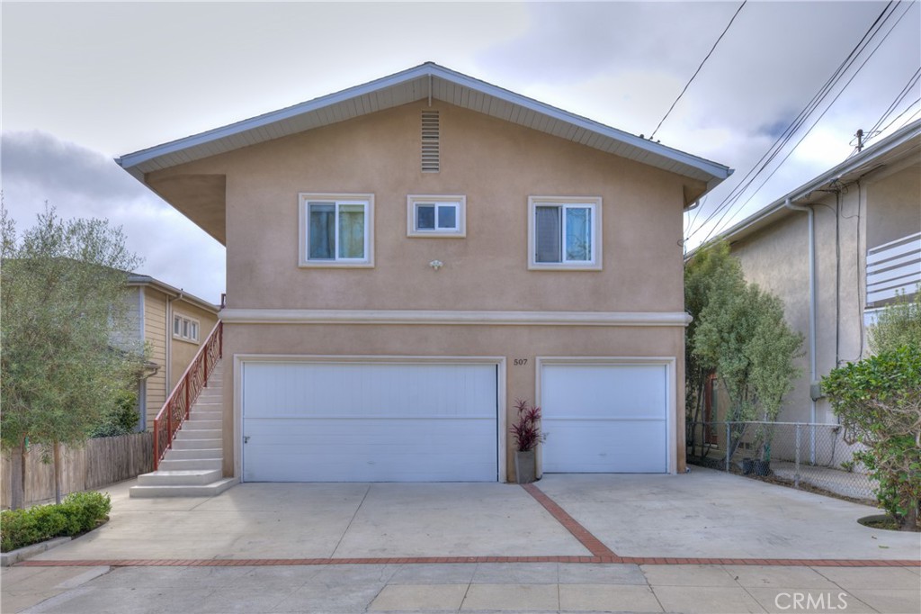 Duplex at 507 N Helberta