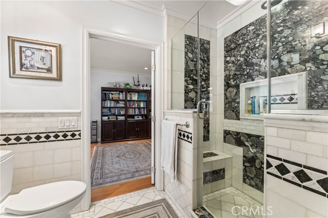 4811 Heaven Avenue, Woodland Hills CA: https://media.crmls.org/medias/5b28a7e1-eb49-4ed3-9017-606d4469683d.jpg