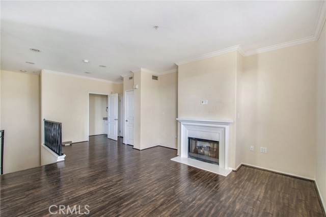 3270 Watermarke Place, Irvine CA: https://media.crmls.org/medias/5b28dfdd-8b09-4701-99a4-bd0c9d0b79b3.jpg