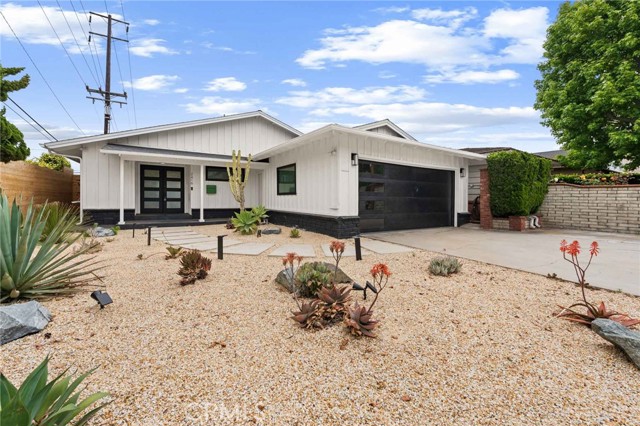 2416 Palm Avenue, Manhattan Beach CA: https://media.crmls.org/medias/5b2a5b82-8674-4387-95a7-0be8668ebe32.jpg