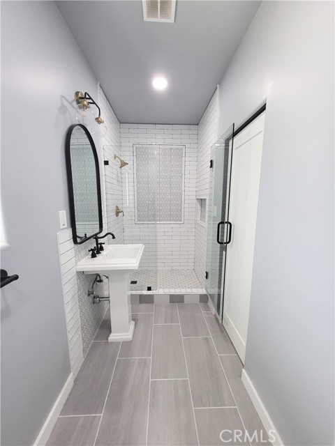 Detail Gallery Image 15 of 47 For 441 E 17th St, Long Beach,  CA 90813 - – Beds | – Baths