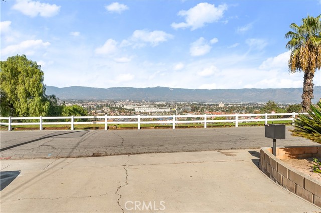 Detail Gallery Image 5 of 42 For 22895 Vista Grande, Grand Terrace,  CA 92313 - 2 Beds | 2 Baths