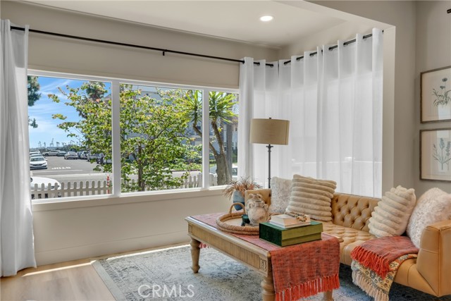 1123 E Ocean Blvd, Long Beach CA: https://media.crmls.org/medias/5b2a820c-cee7-4844-bdf0-cc0c4e6d26e8.jpg