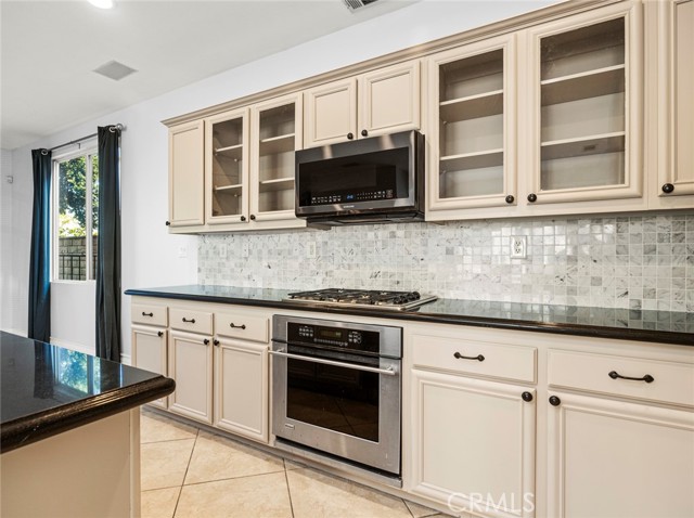 28911 Mirada Circulo, Valencia CA: https://media.crmls.org/medias/5b2a8f75-222b-4f3e-9219-664207e81399.jpg