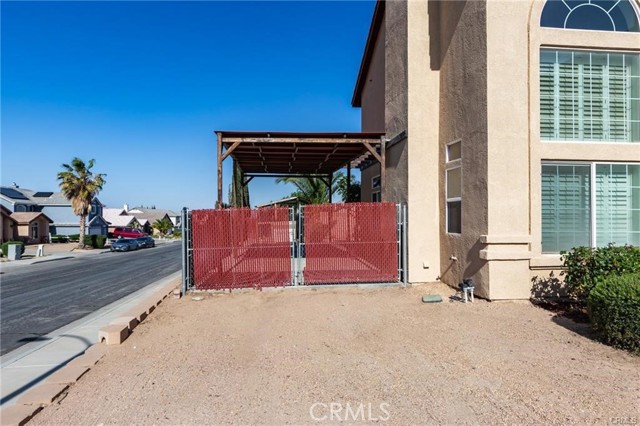 8961 Newcastle Avenue, Hesperia CA: https://media.crmls.org/medias/5b2b7276-cc09-40a6-97d0-7d28759352d1.jpg
