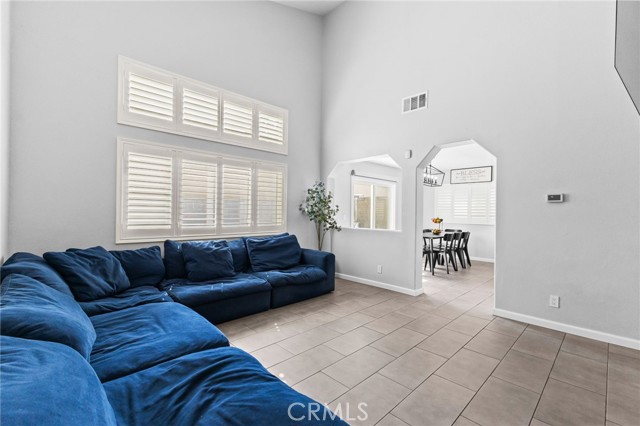Detail Gallery Image 8 of 59 For 823 Pathfinder Way, Corona,  CA 92878 - 3 Beds | 2/1 Baths