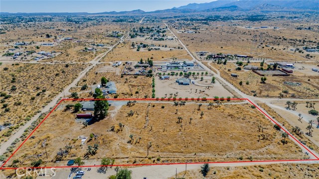 Detail Gallery Image 10 of 18 For 10601 Anderson Ranch Rd, Phelan,  CA 92371 - 2 Beds | 2 Baths