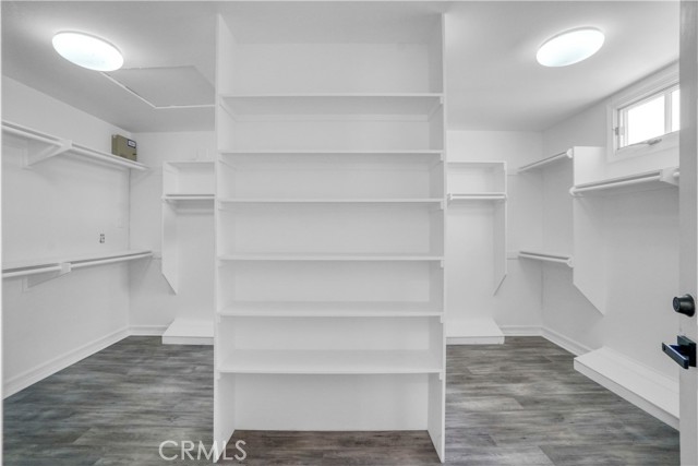 9455 Brandon Court, Northridge CA: https://media.crmls.org/medias/5b2cb602-c4c0-4359-b4b9-5eb54c0add48.jpg