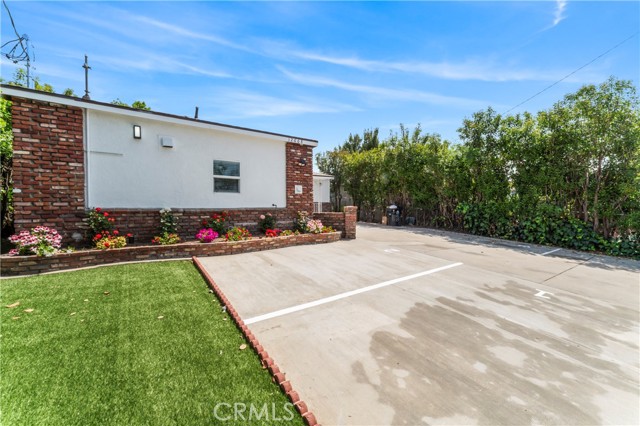 Detail Gallery Image 3 of 41 For 12670 Glenoaks Bld, Sylmar,  CA 91342 - 3 Beds | 2 Baths