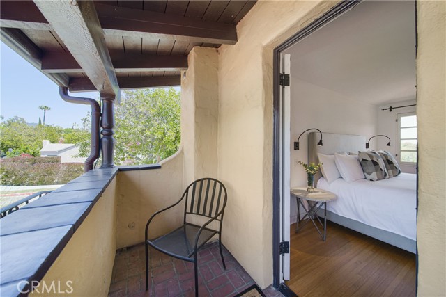 516 E Stocker Street, Glendale CA: https://media.crmls.org/medias/5b2de6f4-a391-41af-ac91-9f98f0586aaa.jpg