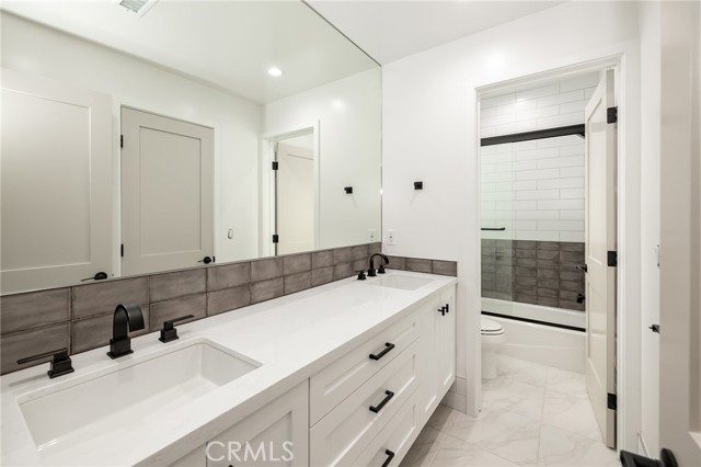 2216 Gates Avenue, Redondo Beach, California 90278, 4 Bedrooms Bedrooms, ,3 BathroomsBathrooms,Residential,Sold,Gates,SB21147875