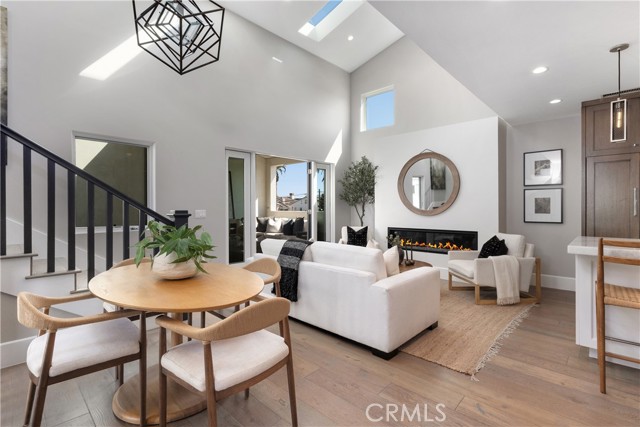 603 1/2 Marguerite Avenue, Corona del Mar CA: https://media.crmls.org/medias/5b2e6969-1223-4a1c-9fe7-8ef1898ec582.jpg