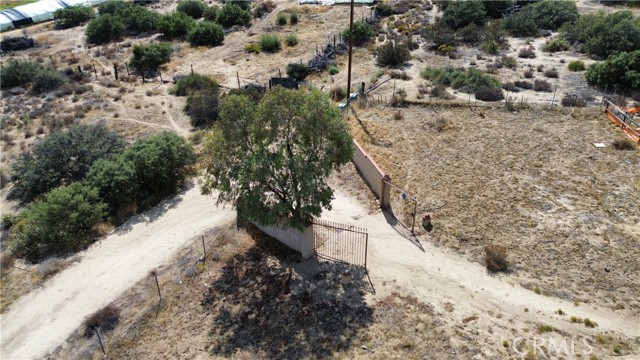 41735 El Campo Rd, Anza CA: https://media.crmls.org/medias/5b2e88e5-f26f-4b17-9acb-6a020d7a312f.jpg