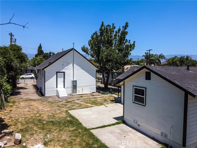 1235 Spruce Street, San Bernardino CA: https://media.crmls.org/medias/5b2fc0c5-8093-4af3-8224-6d354e0dafdc.jpg