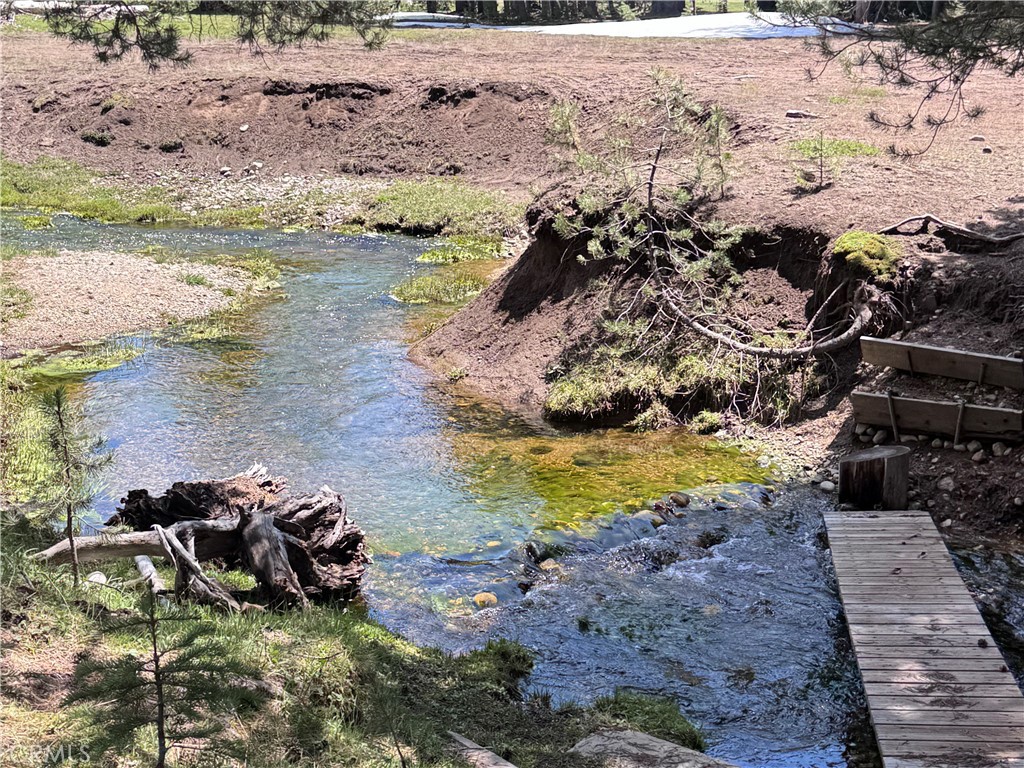 https://media.crmls.org/medias/5b2fe684-3c5b-489c-99e4-3db402d6a19a.jpg?preset=X-Large