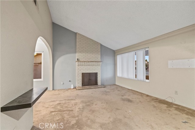 Detail Gallery Image 3 of 43 For 16464 Tullock, Fontana,  CA 92335 - 4 Beds | 2 Baths