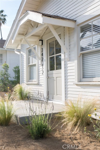 342 N Avenue 57, Highland Park CA: https://media.crmls.org/medias/5b30d8ca-f7d8-4468-ac42-f573e70115b9.jpg