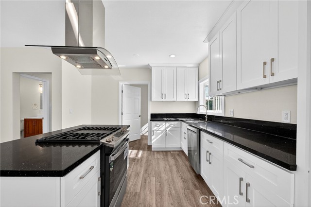 Detail Gallery Image 7 of 26 For 8734 Dalton, Los Angeles,  CA 90047 - 3 Beds | 2 Baths